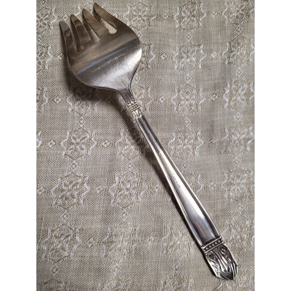 International Silver Rose Lace Stainless Cold Meat 2 Serving Forks 8.5 In Korea